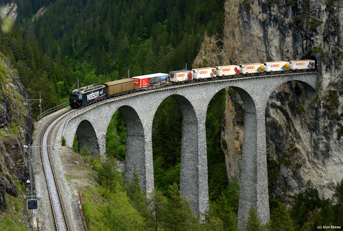 https://alexholste.com/Swiss/2025/Mai/12_RhB_2025.JPG